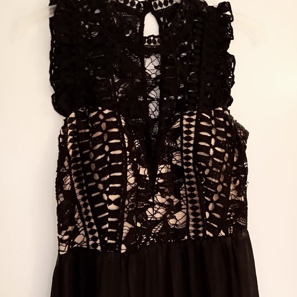 Formal Dress - Picture 3 of 4